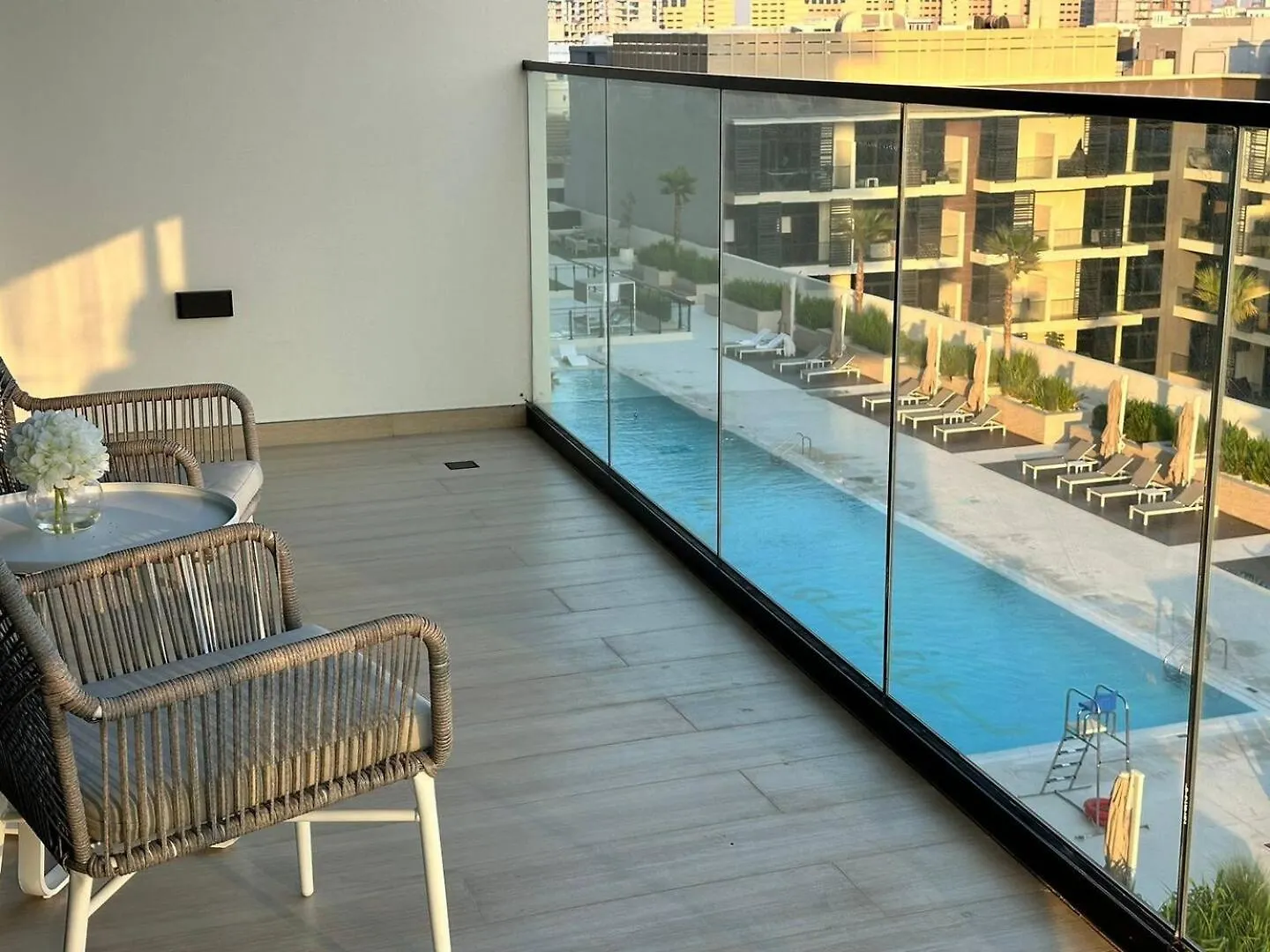 Roomy 1 Bedroom Apartment With Pool View Dubai