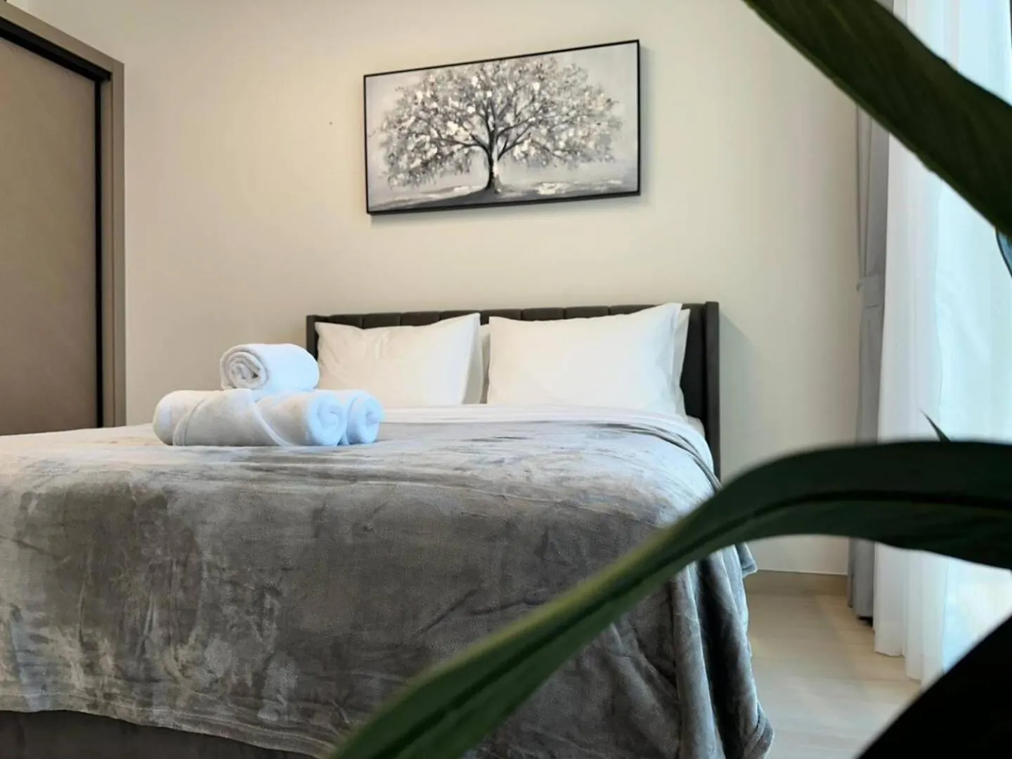Roomy 1 Bedroom Apartment With Pool View Dubai